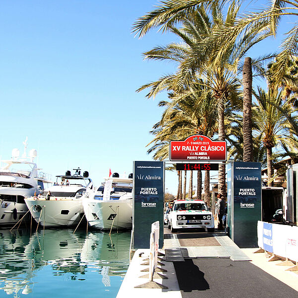 Rallye Fahrzeug für das Sponsoring Event