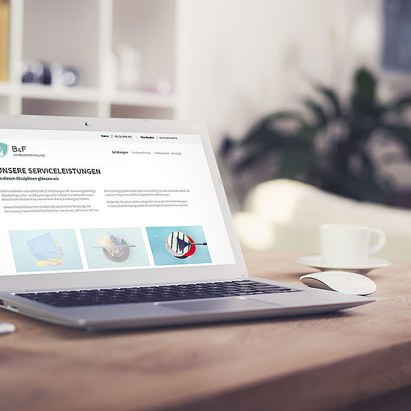 Laptop mit Ansicht der Webseite